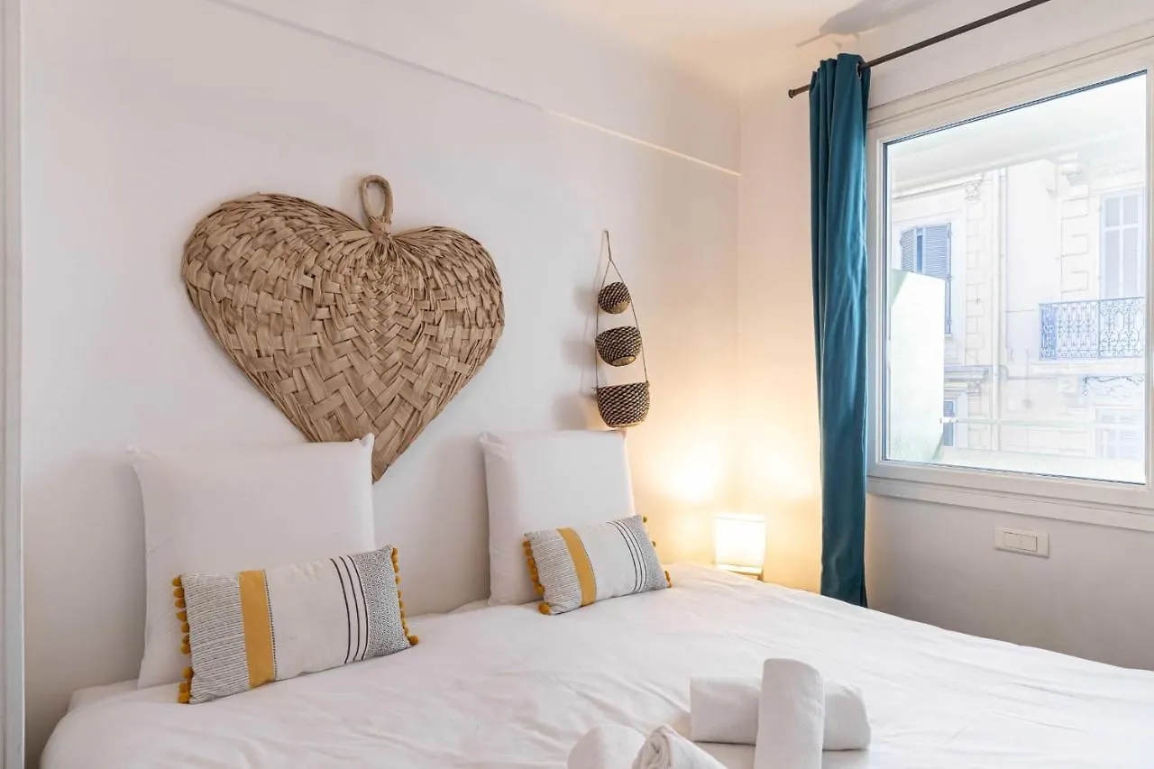 Beautiful Apartment With Balcony - Center Κάννες