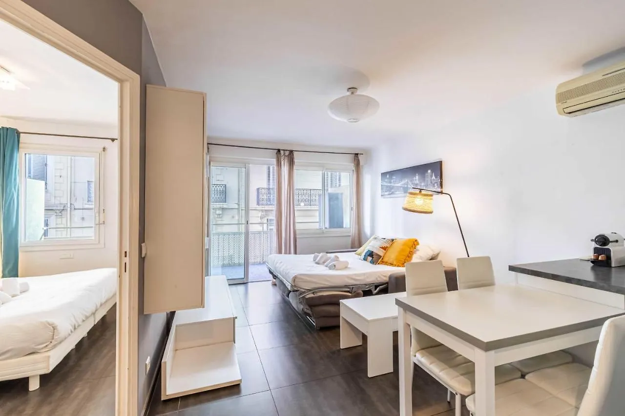 Beautiful Apartment With Balcony - Center Κάννες