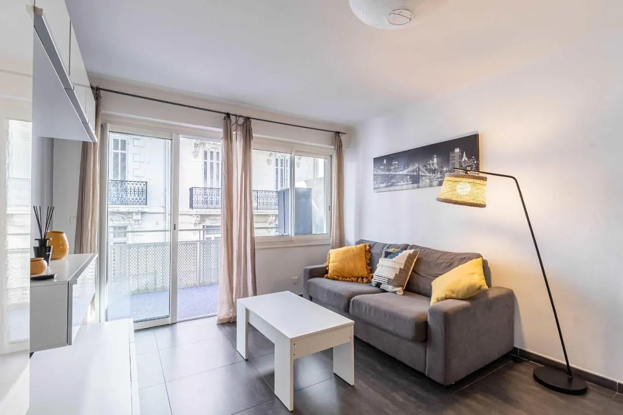 Beautiful Apartment With Balcony - Center Κάννες 0*,