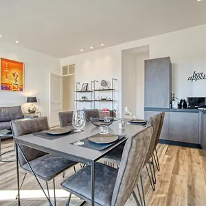 Apartment Superbe 3 Pièces: Beachfront Luxury With Festival Access, Cannes
