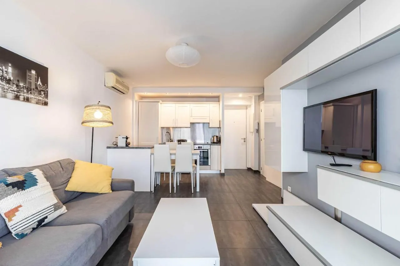 Beautiful Apartment With Balcony - Center Cannes