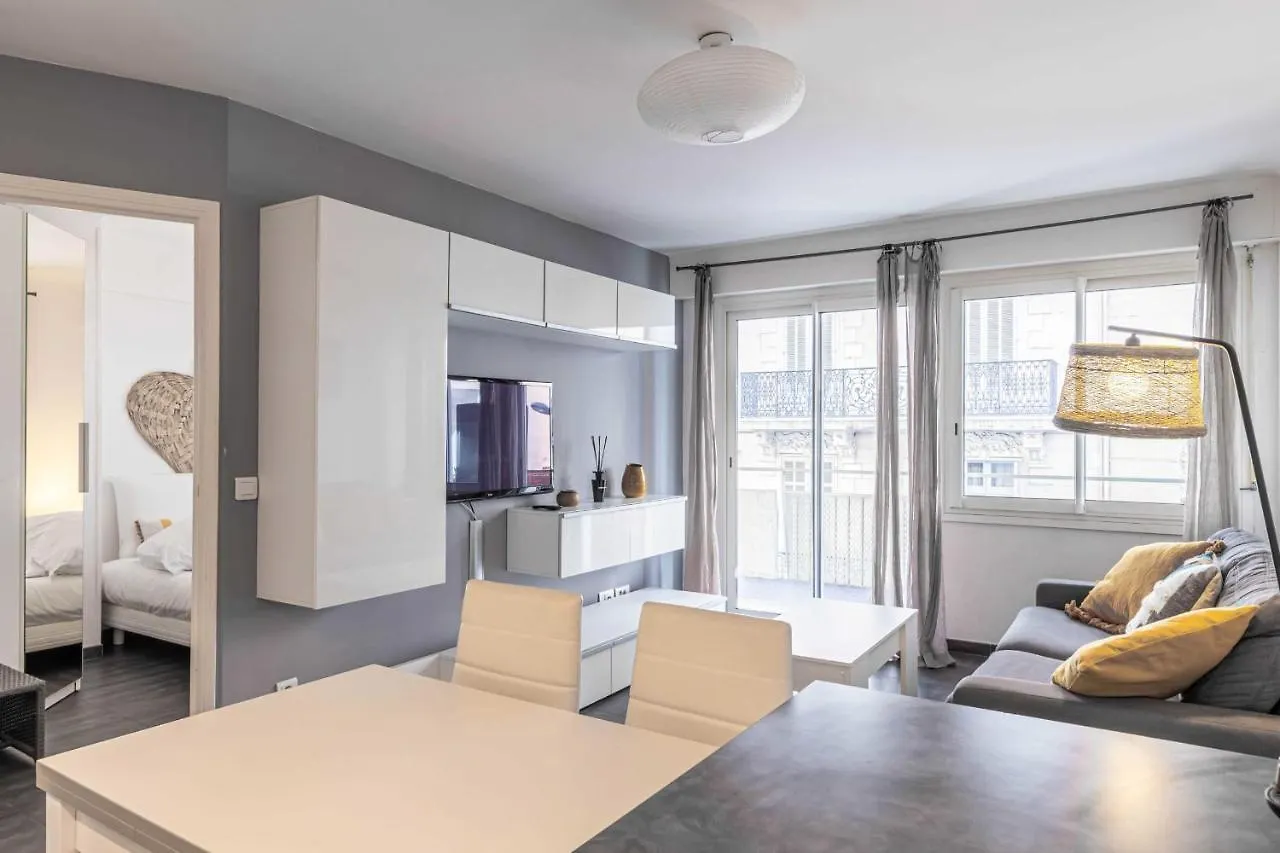 Beautiful Apartment With Balcony - Center Cannes
