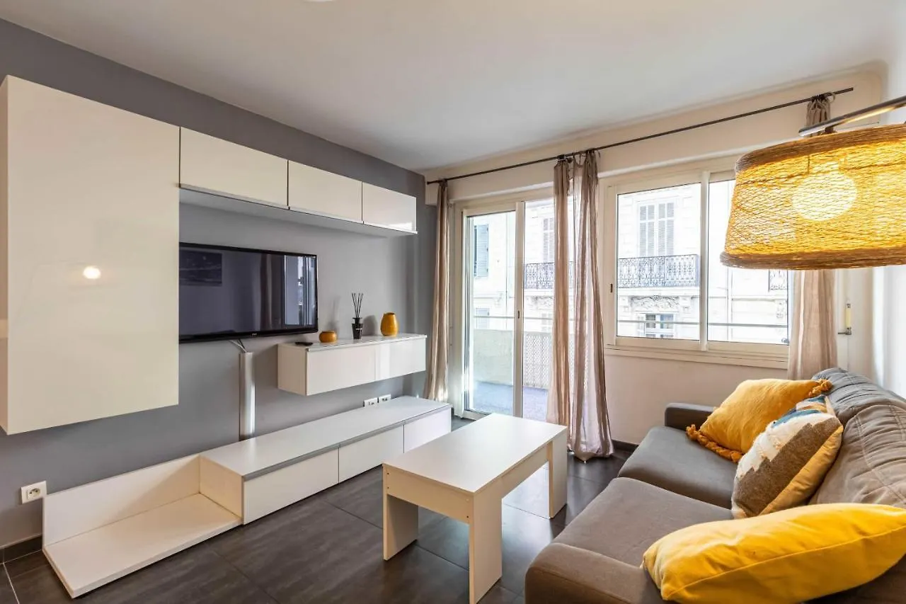 Beautiful Apartment With Balcony - Center Cannes France